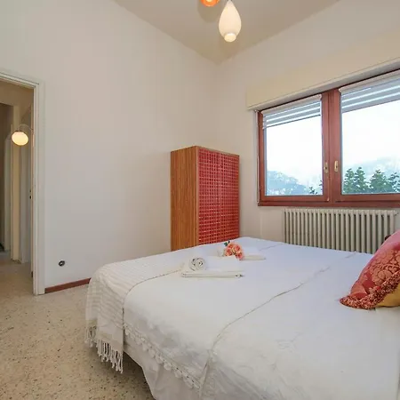 Βίλα Via Sumpiazzo Sleeps 14 Pool Civenna