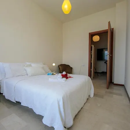 Βίλα Via Sumpiazzo Sleeps 14 Pool