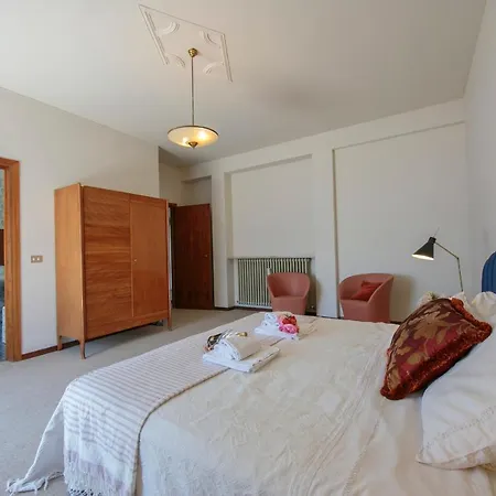 Βίλα Via Sumpiazzo Sleeps 14 Pool
