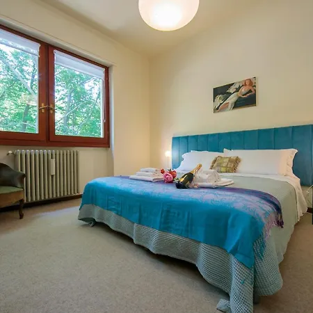 Βίλα Via Sumpiazzo Sleeps 14 Pool